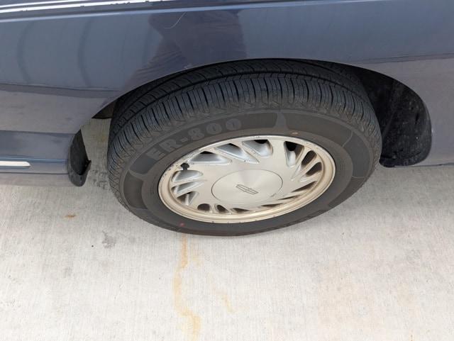 used 1997 Lincoln Continental car, priced at $5,921