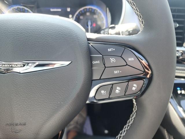 new 2025 Chrysler Pacifica car, priced at $50,513