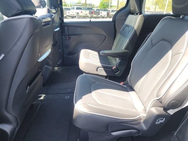 new 2025 Chrysler Pacifica car, priced at $51,033