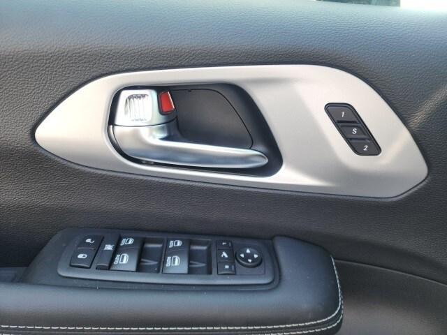 new 2025 Chrysler Pacifica car, priced at $51,033