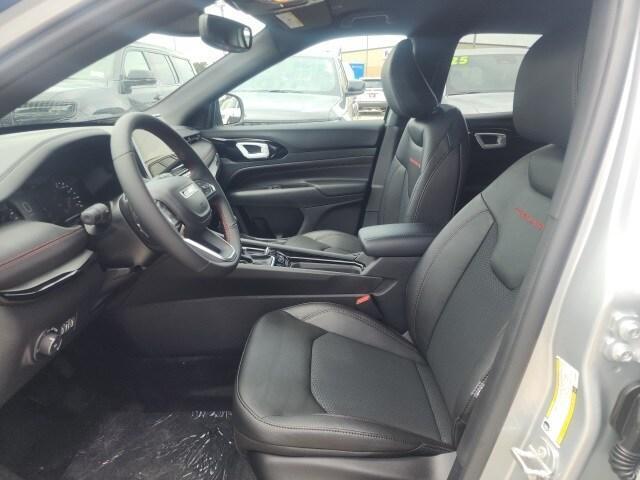 new 2025 Jeep Compass car, priced at $33,583