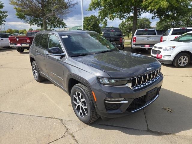 new 2025 Jeep Grand Cherokee car, priced at $40,528