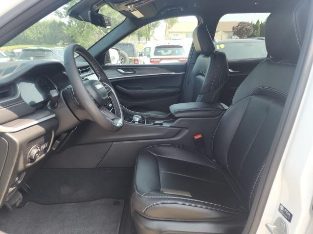new 2025 Jeep Grand Cherokee car, priced at $44,020
