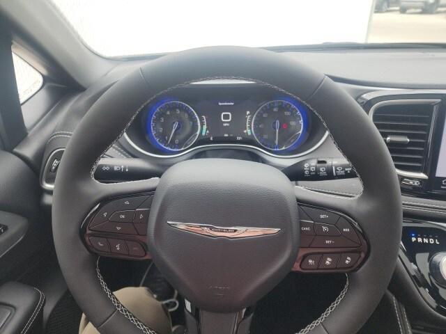 new 2025 Chrysler Pacifica car, priced at $51,363