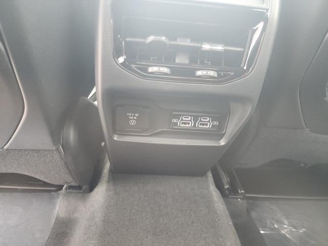 new 2025 Jeep Grand Cherokee car, priced at $41,504
