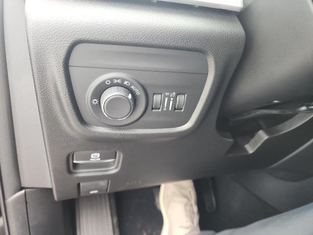 new 2025 Jeep Grand Cherokee car, priced at $41,504