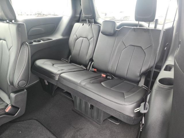new 2025 Chrysler Pacifica car, priced at $42,701