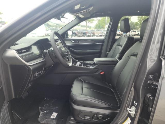 new 2025 Jeep Grand Cherokee car, priced at $45,993
