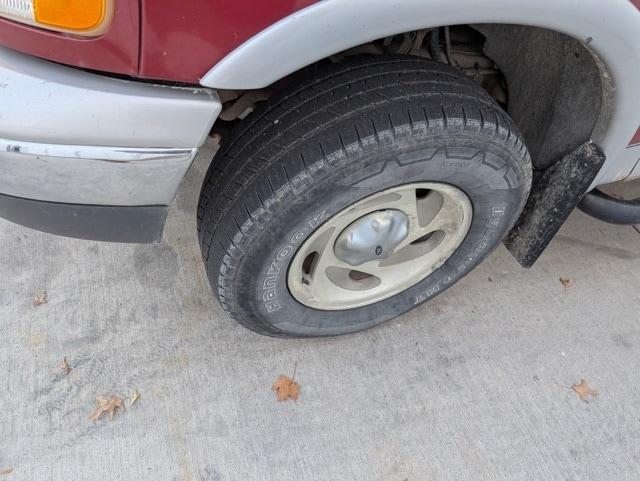 used 2001 Ford F-150 car, priced at $2,995