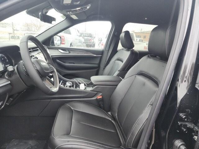 new 2025 Jeep Grand Cherokee car, priced at $39,498