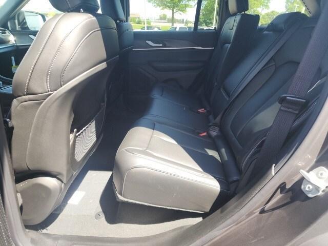 new 2025 Jeep Grand Cherokee car, priced at $43,979