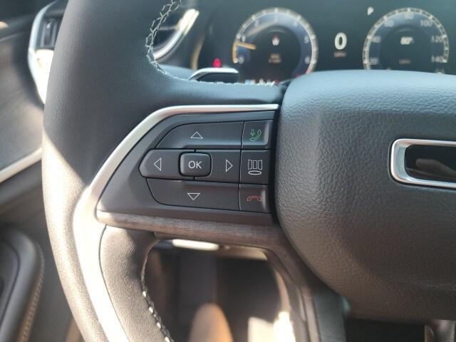 new 2025 Jeep Grand Cherokee car, priced at $43,979