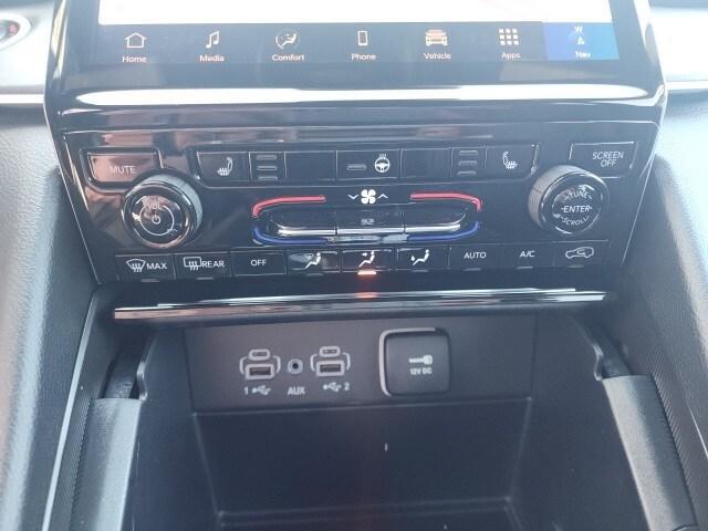 new 2025 Jeep Grand Cherokee car, priced at $43,979