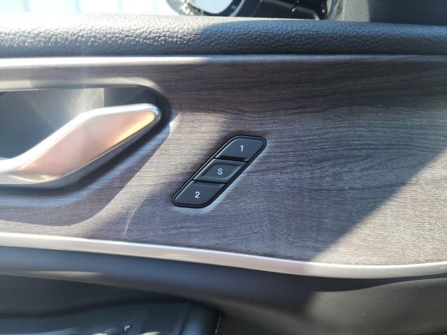 new 2025 Jeep Grand Cherokee car, priced at $43,979
