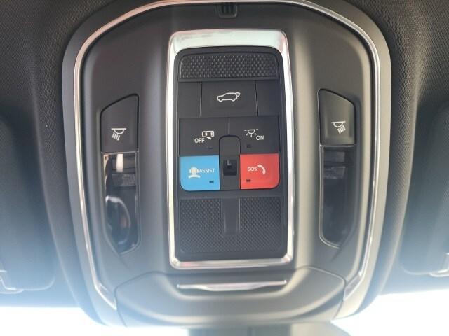 new 2025 Jeep Grand Cherokee car, priced at $43,979