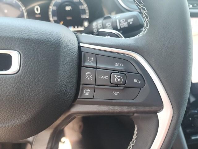 new 2025 Jeep Grand Cherokee car, priced at $43,979
