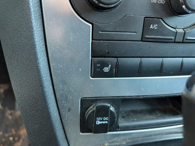 used 2010 Jeep Commander car, priced at $3,575