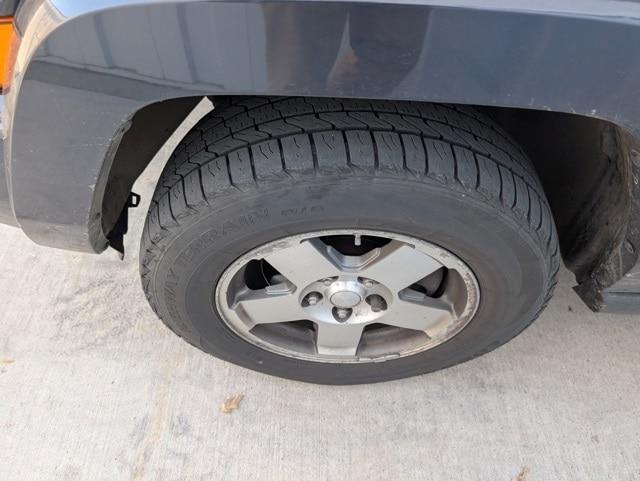 used 2010 Jeep Commander car, priced at $3,575