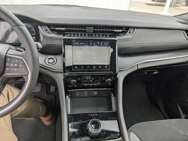 used 2025 Jeep Grand Cherokee car, priced at $37,850