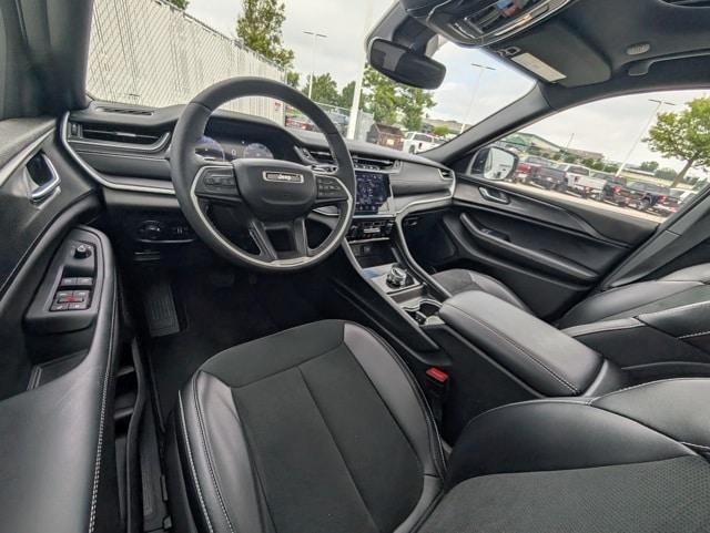 used 2025 Jeep Grand Cherokee car, priced at $37,850