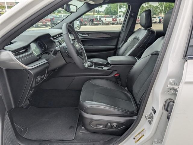 used 2025 Jeep Grand Cherokee car, priced at $37,850