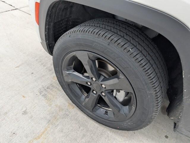 used 2025 Jeep Grand Cherokee car, priced at $37,850