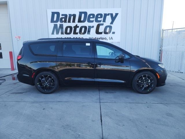 new 2026 Chrysler Pacifica car, priced at $51,341