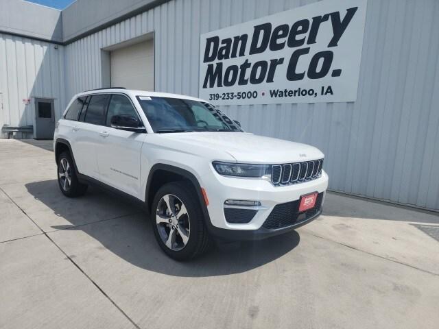 new 2025 Jeep Grand Cherokee car, priced at $48,230