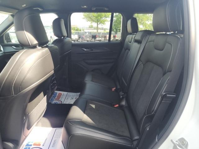 new 2025 Jeep Grand Cherokee car, priced at $41,596