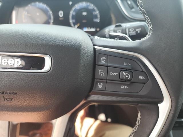 new 2025 Jeep Grand Cherokee car, priced at $41,596