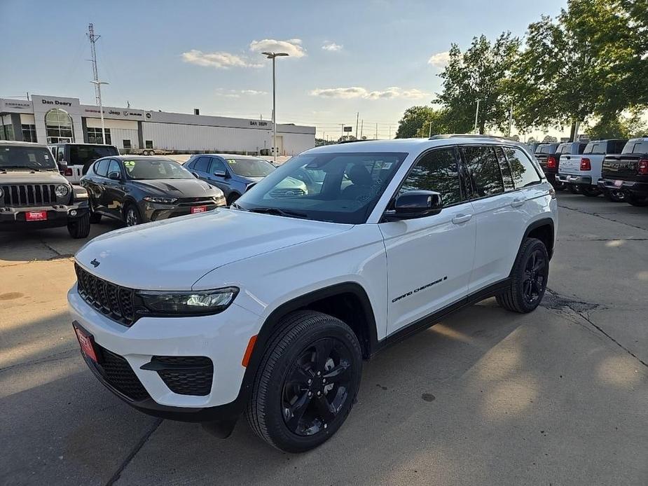 new 2024 Jeep Grand Cherokee car, priced at $41,532