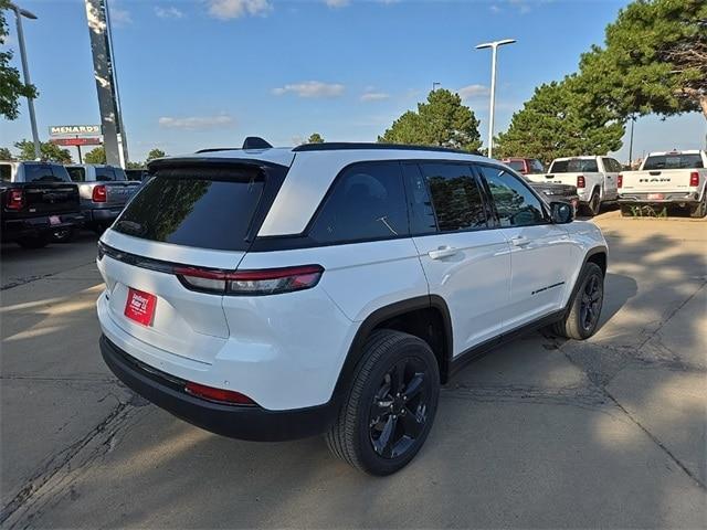 new 2024 Jeep Grand Cherokee car, priced at $37,677