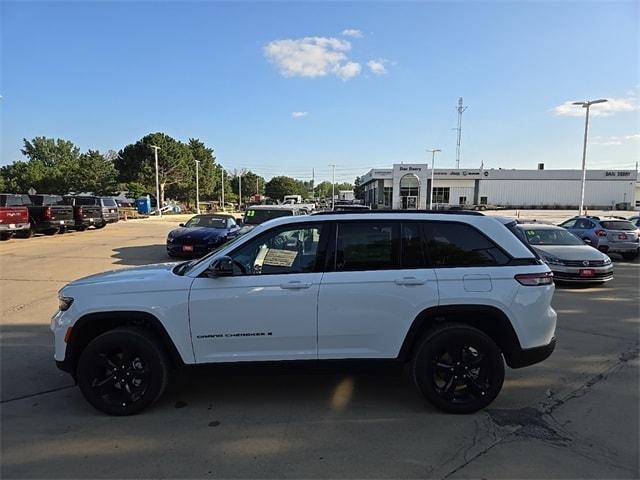 new 2024 Jeep Grand Cherokee car, priced at $37,677