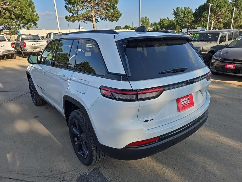 new 2024 Jeep Grand Cherokee car, priced at $40,532