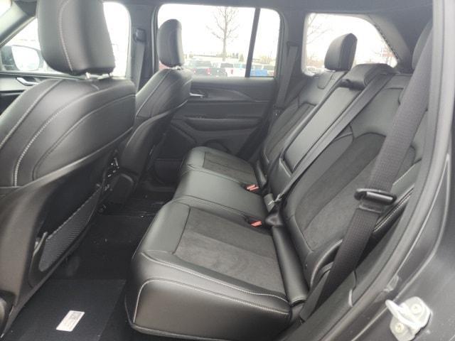 new 2025 Jeep Grand Cherokee car, priced at $42,061