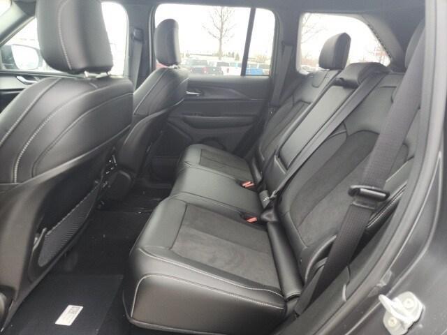 new 2025 Jeep Grand Cherokee car, priced at $41,960