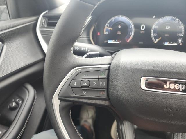 new 2025 Jeep Grand Cherokee car, priced at $41,960
