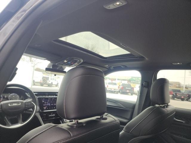 new 2025 Jeep Grand Cherokee car, priced at $41,960