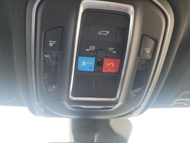 new 2025 Jeep Grand Cherokee car, priced at $43,235