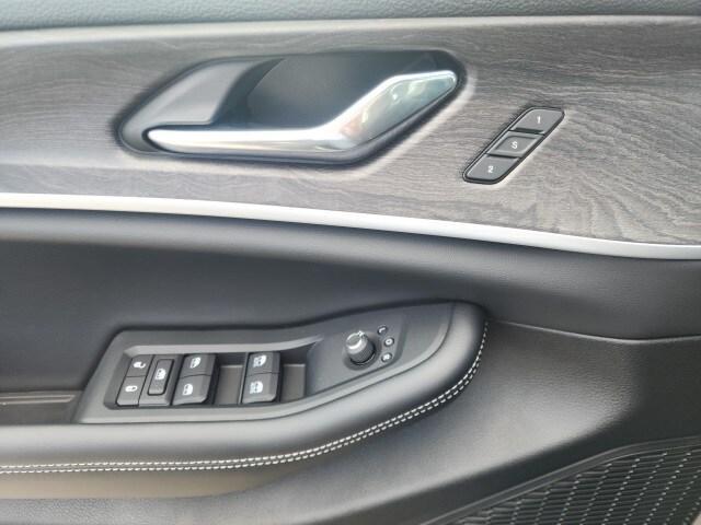 new 2025 Jeep Grand Cherokee car, priced at $48,945