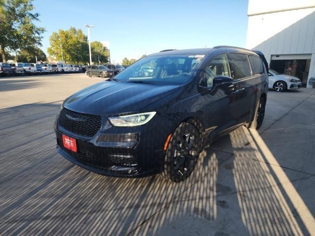 new 2026 Chrysler Pacifica car, priced at $51,062