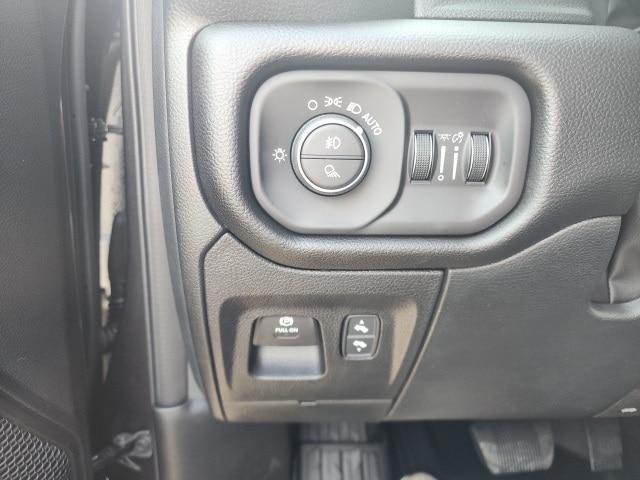 new 2025 Ram 1500 car, priced at $46,539