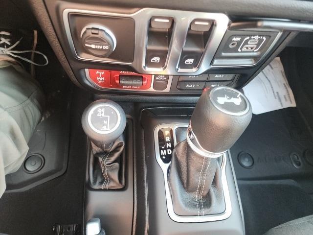 new 2025 Jeep Wrangler car, priced at $47,273