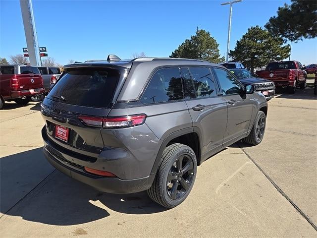 new 2024 Jeep Grand Cherokee car, priced at $39,991