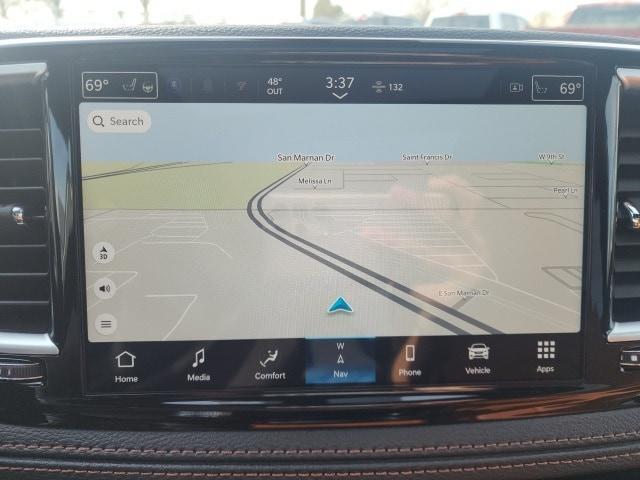 new 2025 Chrysler Pacifica Hybrid car, priced at $44,305