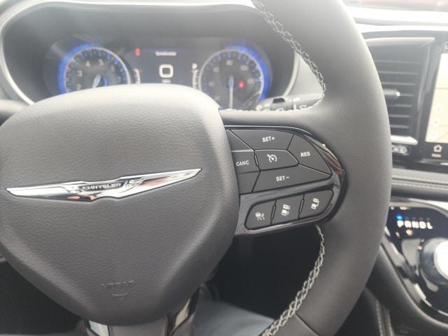 new 2025 Chrysler Pacifica car, priced at $50,513