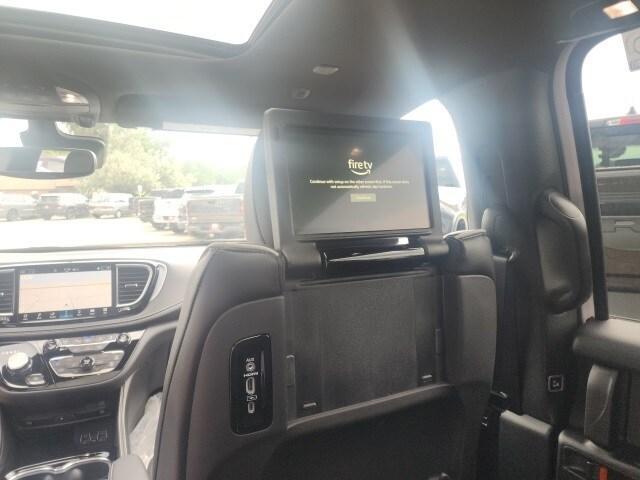 new 2025 Chrysler Pacifica car, priced at $51,033