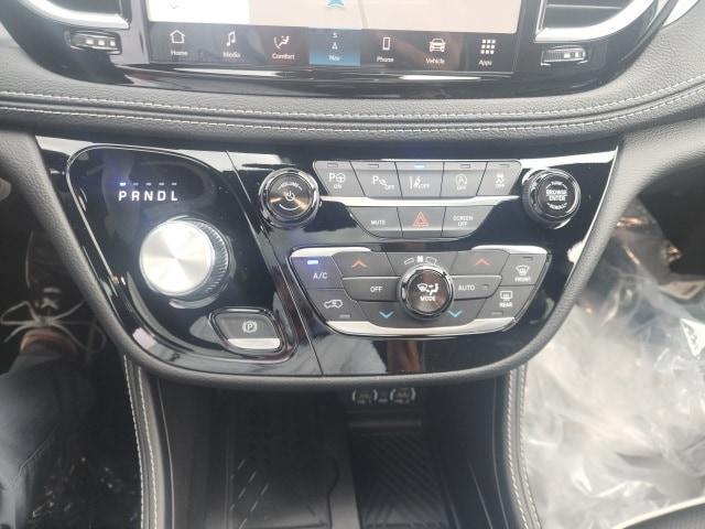 new 2025 Chrysler Pacifica car, priced at $50,513