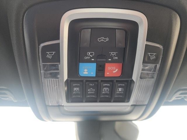 new 2025 Ram 1500 car, priced at $61,628