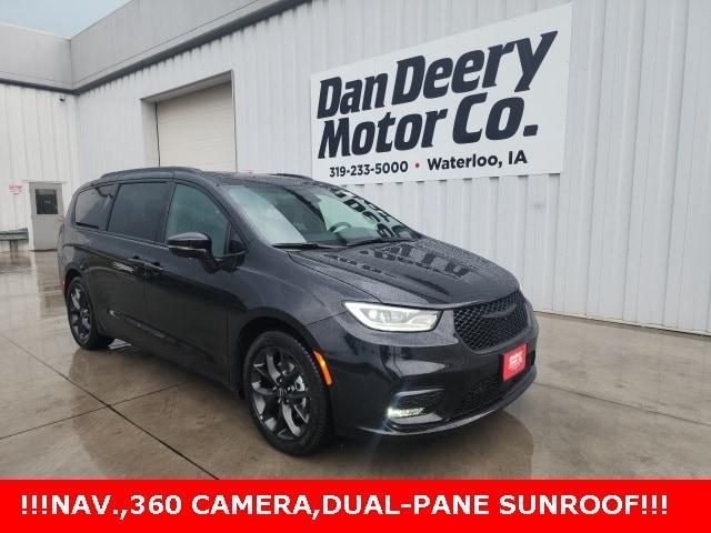 new 2025 Chrysler Pacifica car, priced at $46,255